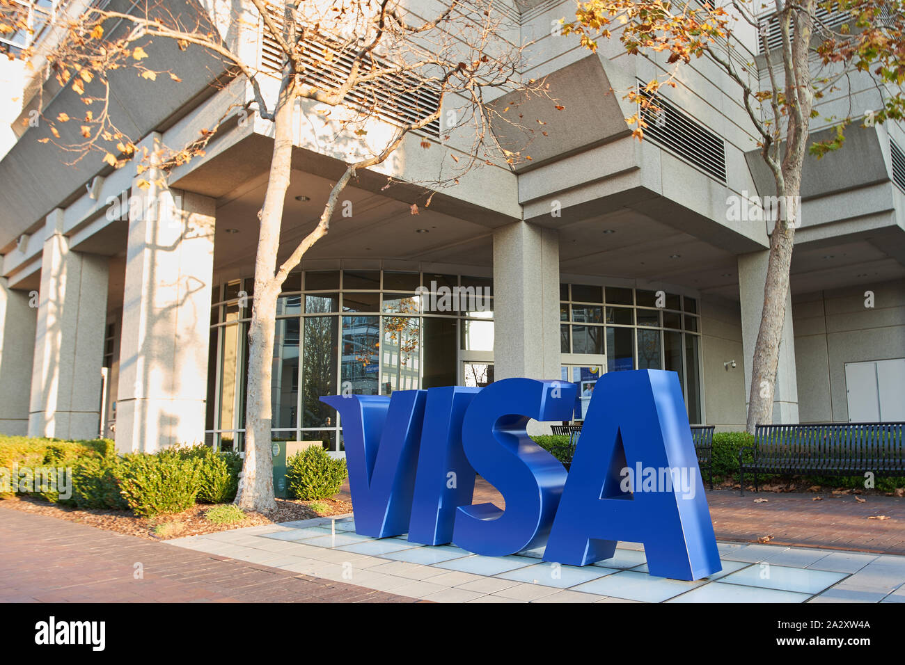 Foster City, California, Stati Uniti d'America - Dic 10, 2018: il logo Visa visto in sede di visto. Foto Stock