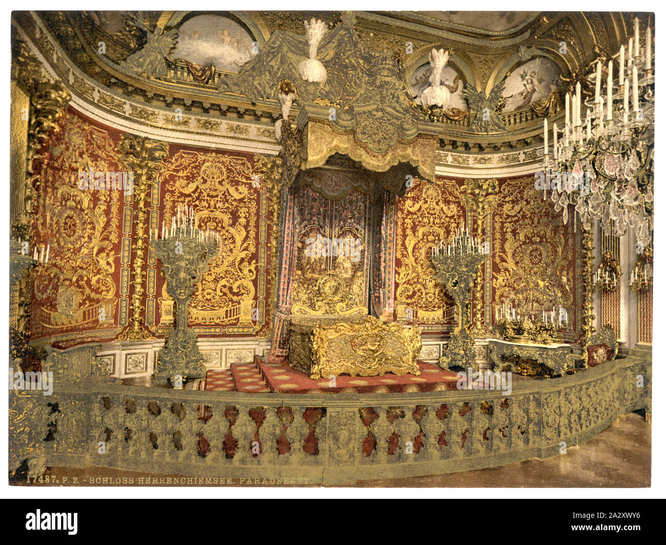 Camera da letto Royal, castello Herrenchiemsee, Alta Baviera, Germania; titolo dalla Detroit Publishing Co., catalogo J-sezione estera. Detroit, Michigan. : Detroit Photographic Company, 1905.; fa parte di: Viste della Germania nella stampa Photochrom collection.; stampa n. 17487.; Foto Stock