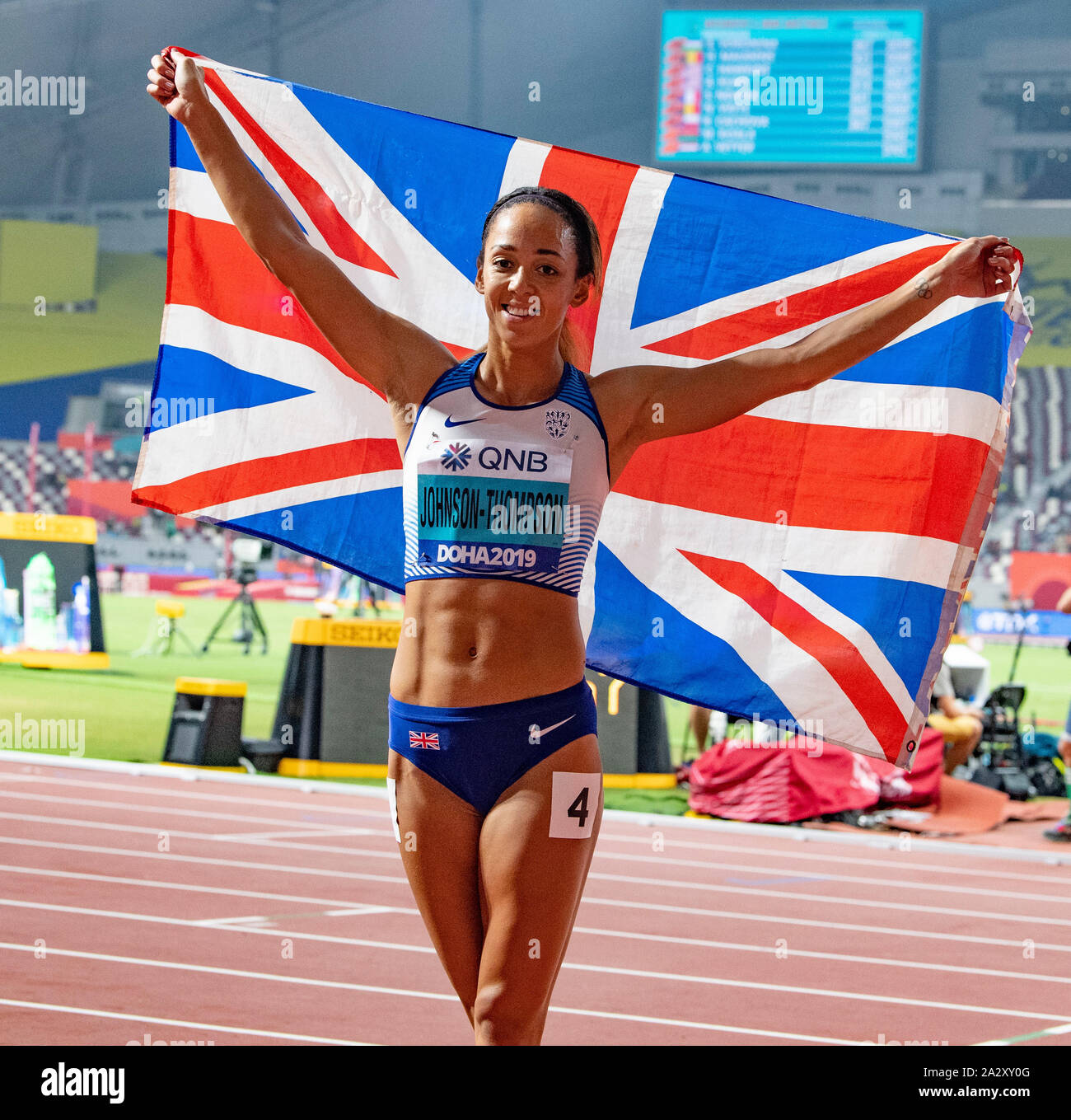 Doha in Qatar. 04 ott 2019. Katrina Johnson-Thompson (GBR) vince Eptathlon medaglia d'oro durante la IAAF Campionati del Mondo Al Khalifa International Stadium. Credito: SOPA Immagini limitata/Alamy Live News Foto Stock