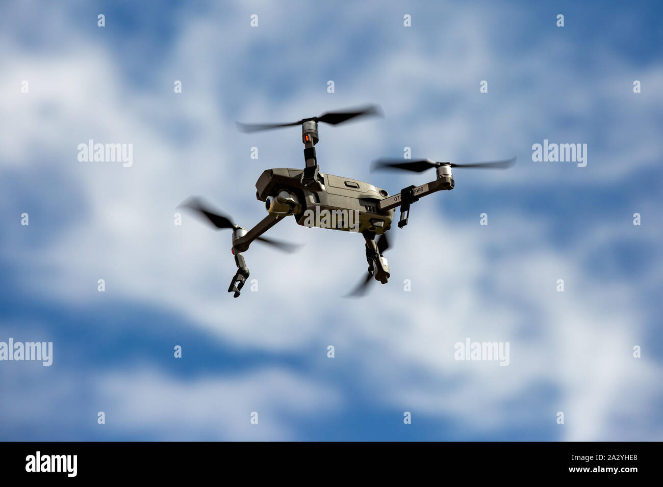 Stock foto datata settembre 2019 mostra DJI Mavic 2 Pro drone zoom battenti in Cambridgeshire Regno Unito. Foto Stock