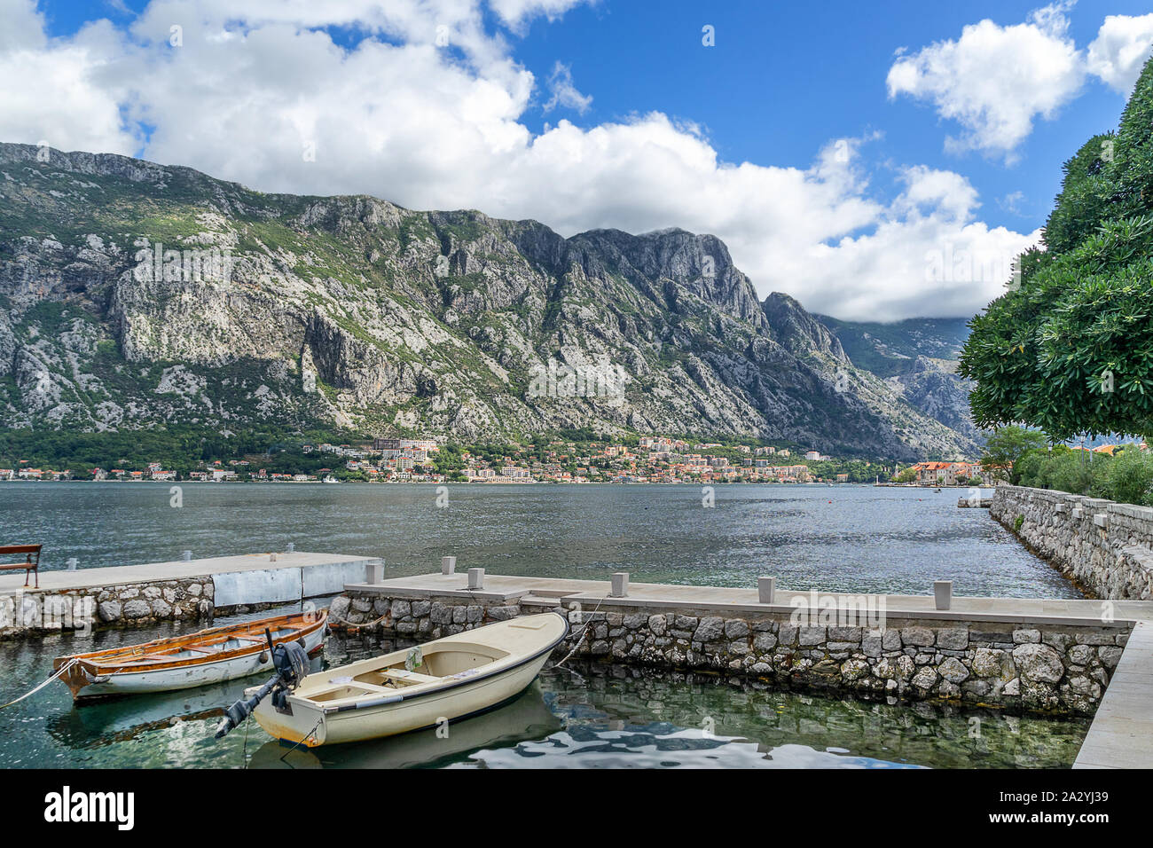 Prcanj sulla Baia di Kotor Montenegro Foto Stock