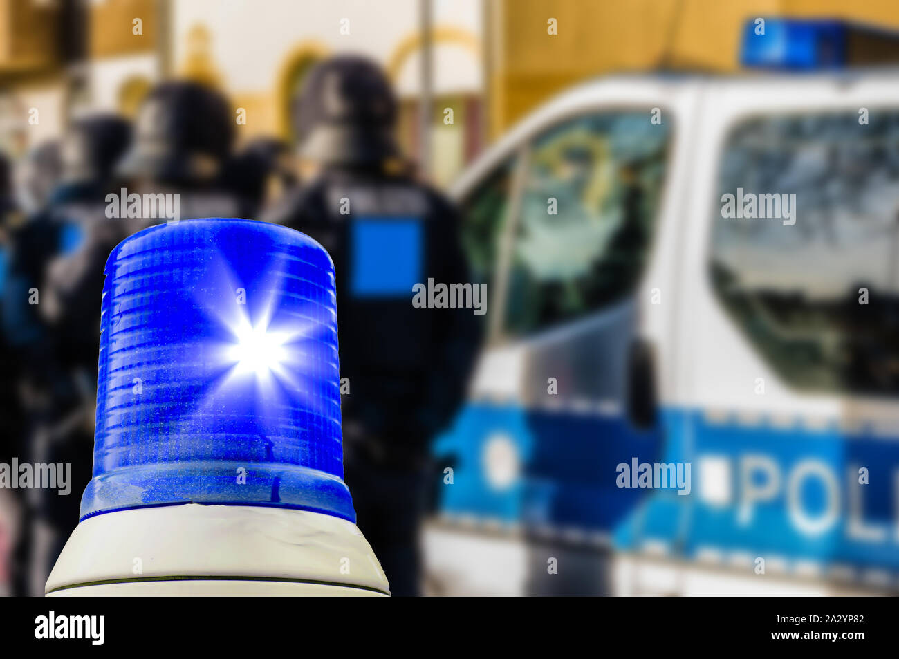 L' impiego della polizia la luce blu Foto Stock