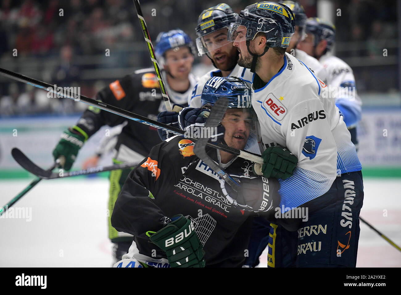 02.10.2019, xemx, Eishockey DEL, Augsburger Panther - ERC Ingolstadt emspor, v.l. Mitch Callahan (Augsburger Panther #15) und Colton Jobke (ERC Ingols Foto Stock
