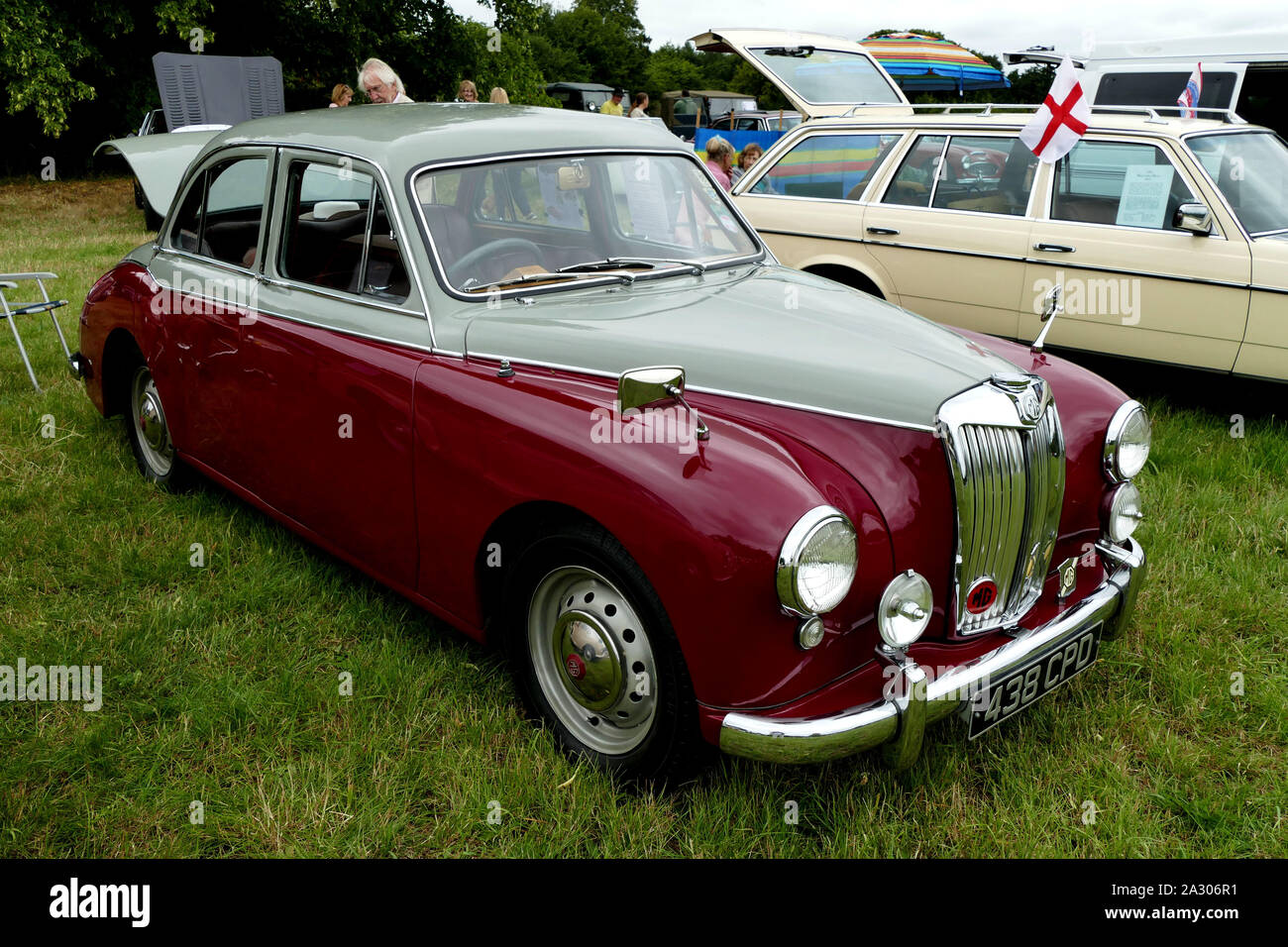 MG Magnette 1957 classic car, 438 CPD a Chiltern Open Air Museum e Classic Car Rally Foto Stock