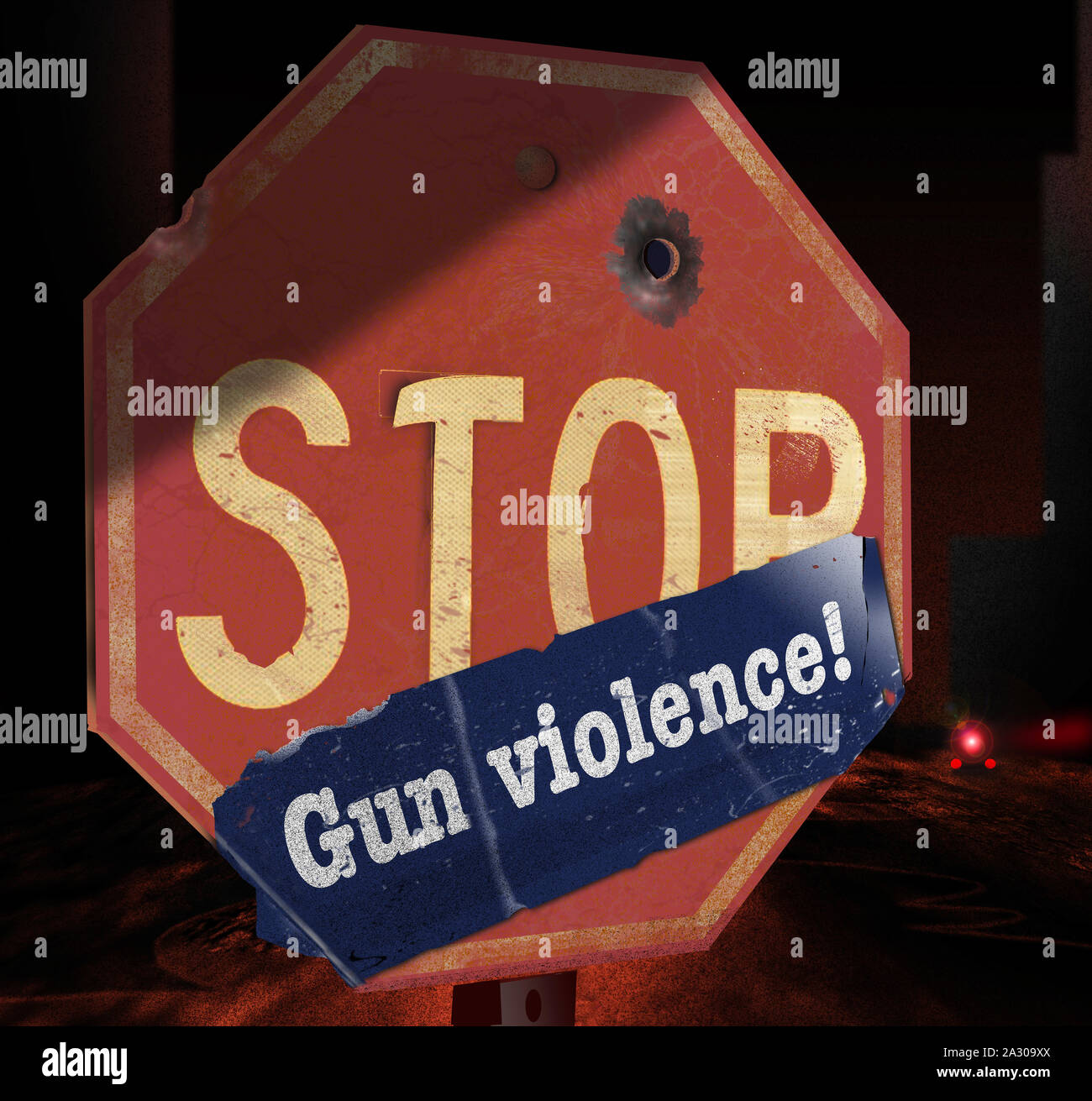 Un vecchio segnale di stop con un proiettile foro ha un paraurti adesivo che recita: "Pistola violenza" per rendere il messaggio: arresto della violenza pistola. Si tratta di un tempo di notte una scena Foto Stock