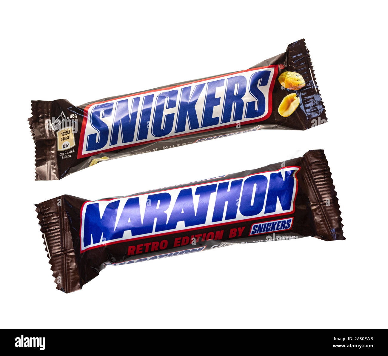 SWINDON, Regno Unito - 29 settembre 2016: Snickers e maratona barrette di cioccolato su un giallo sfondo modellato Foto Stock