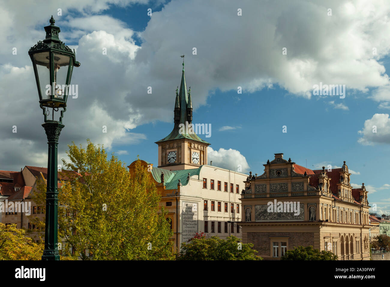 Estate autunno pomeriggio nel centro storico di Praga, Repubblica Ceca. Foto Stock