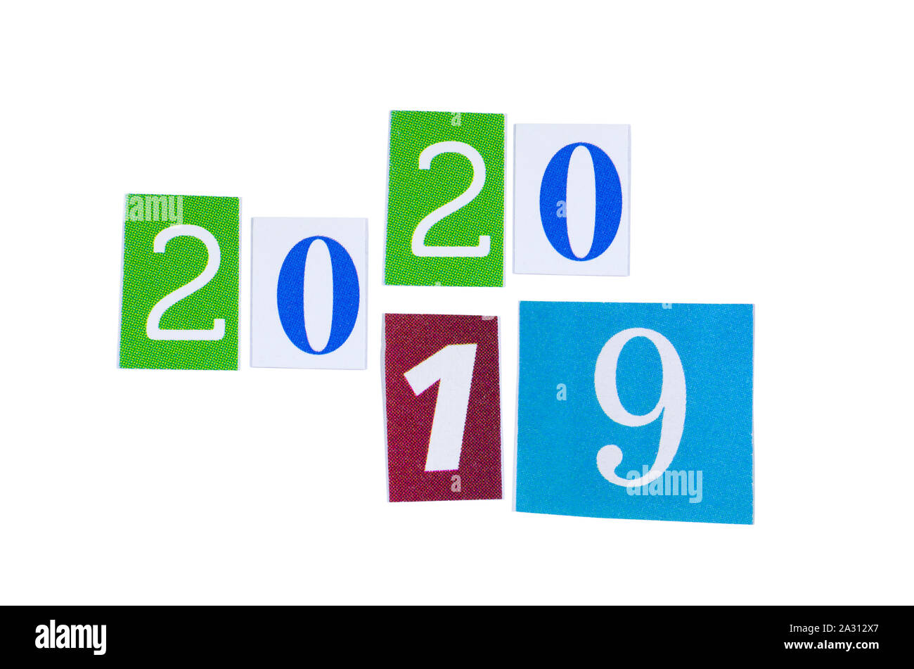 Ritaglio di carta 2019 e 2020 anno concetto numeri isolati su sfondo bianco Foto Stock