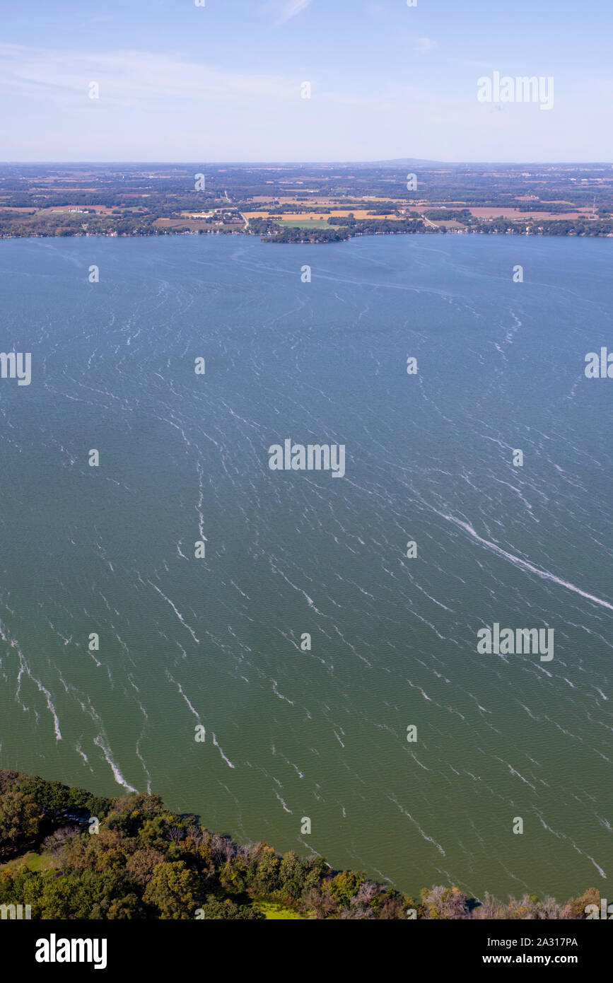 Fotografia aerea di Langmuir correnti sul lago Kegonsa, Wisconsin, Stati Uniti d'America. Foto Stock
