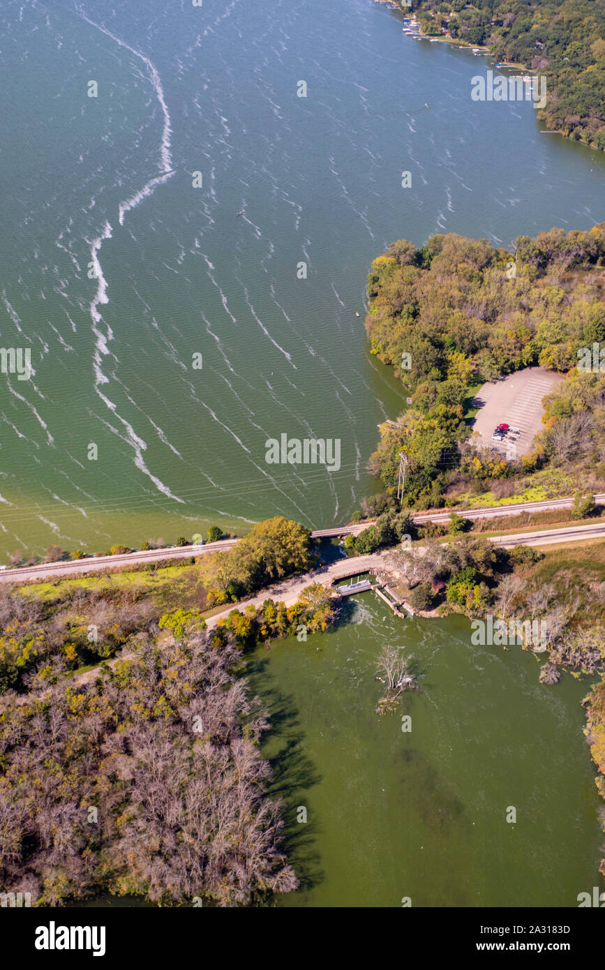 Fotografia aerea di Langmuir correnti sul lago Kegonsa, Wisconsin, Stati Uniti d'America. Foto Stock