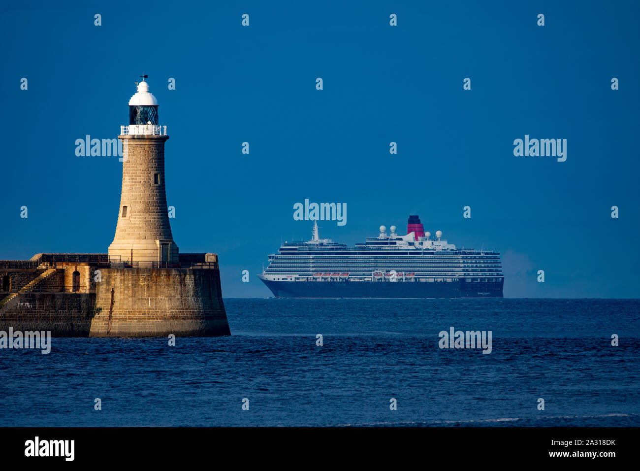 La regina Victoria lasciando il Fiume Tyne per un viaggio in giro per il Regno Unito Foto Stock