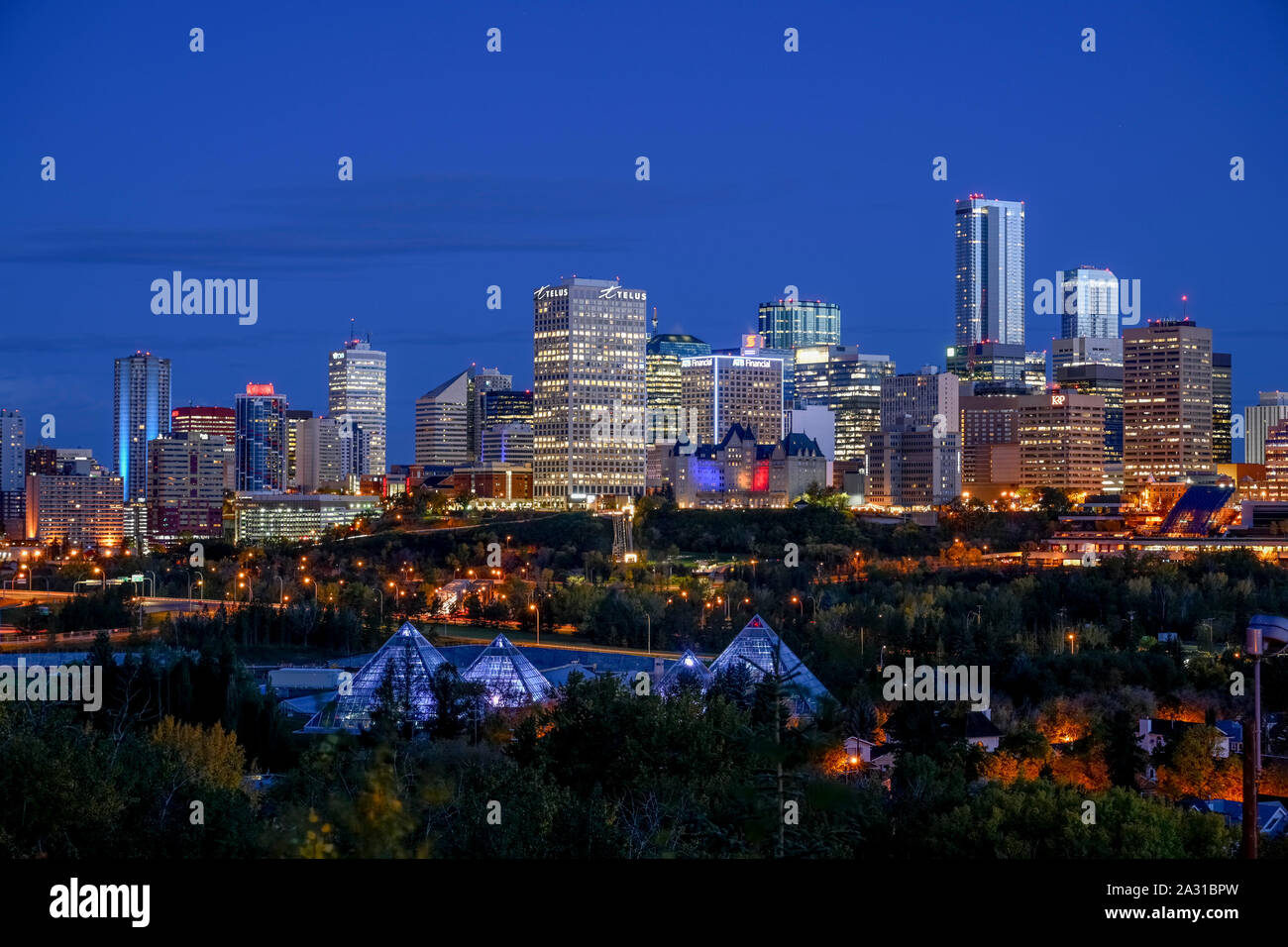 Edmonton skyline notturno di Edmonton, Alberta, Canada Foto Stock