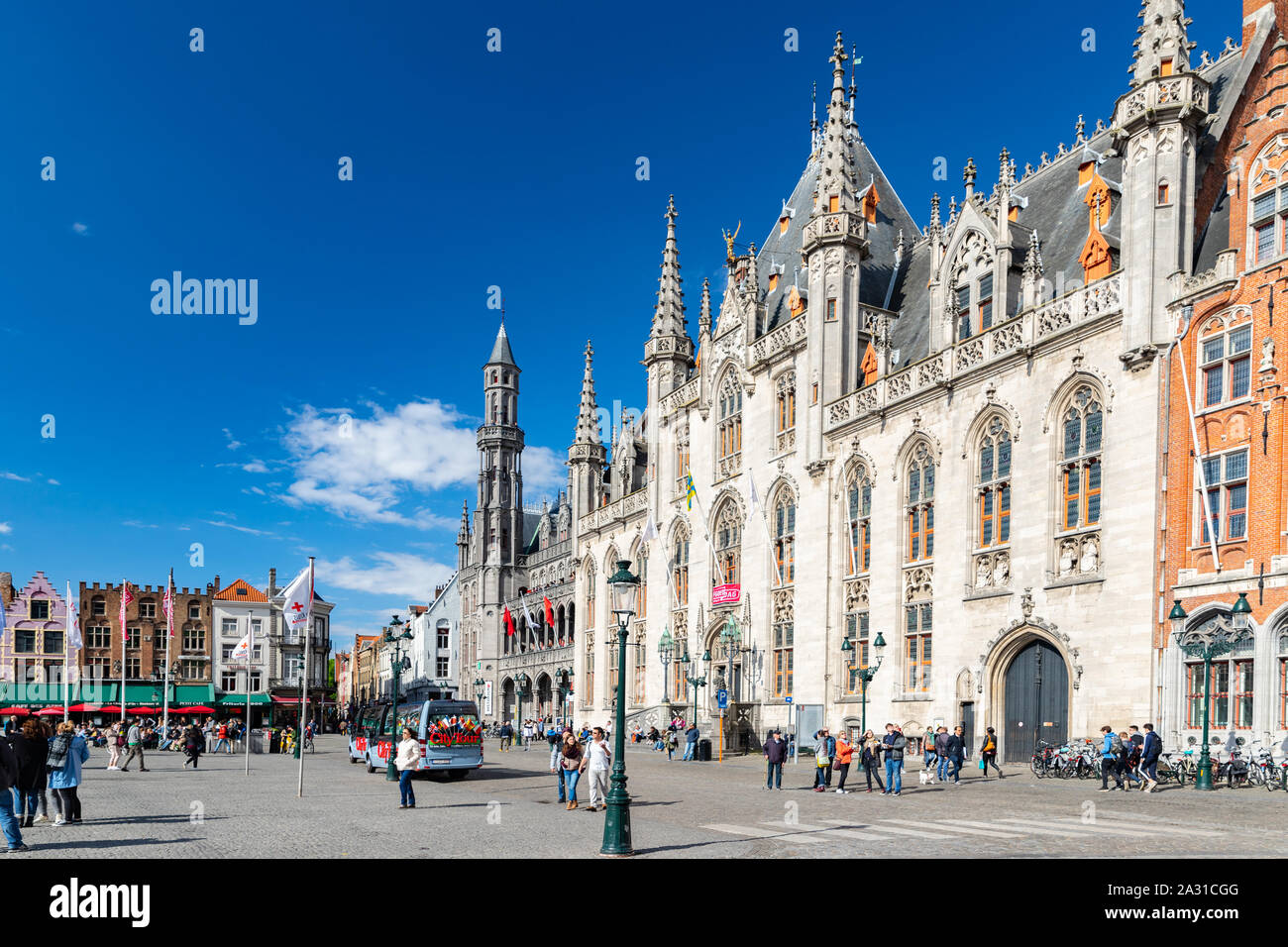 Panno Ypres Hall sulla piazza del mercato di Bruges, Belgio Foto Stock