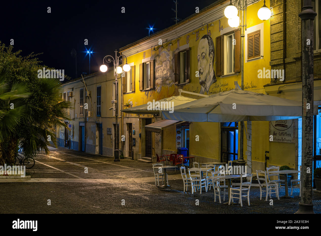 Coffee bar in Via delle caserme, Pescara Foto Stock