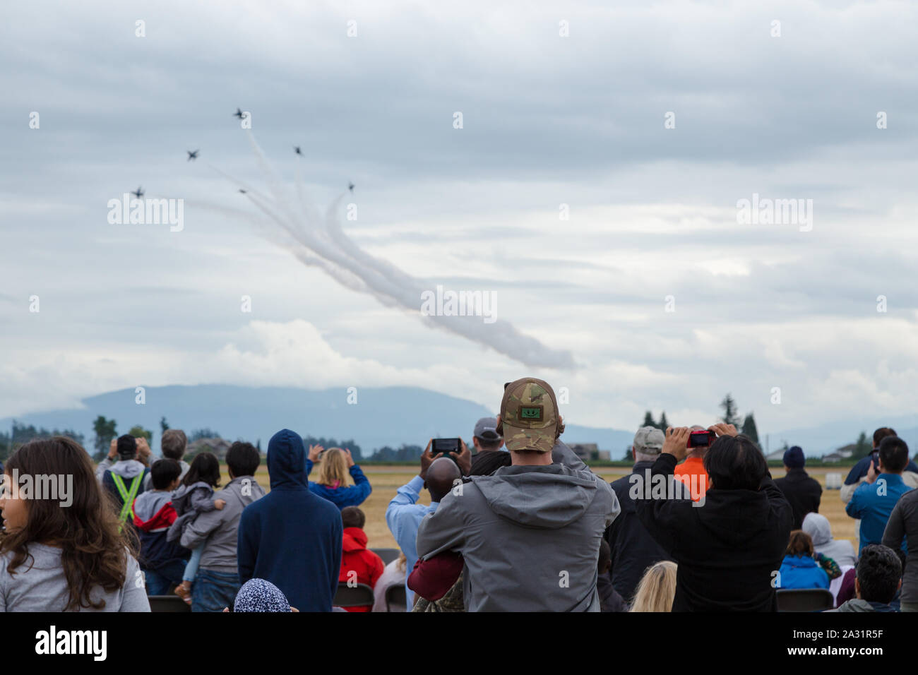 ABBOTSFORD, BC, Canada - 11 Ago, 2019: Il USAF Thunderbirds eseguendo manovre acrobatiche a Abbotsford Airshow internazionale. Foto Stock