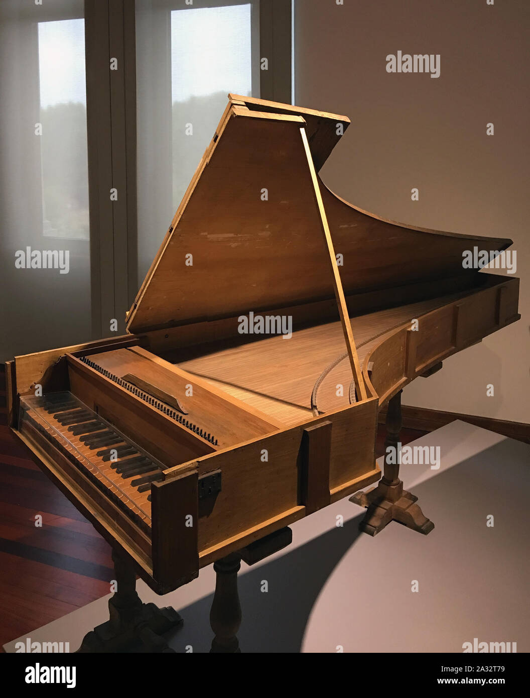 Antico pianoforte forte nel Museo di Roma, 2019. Foto Stock