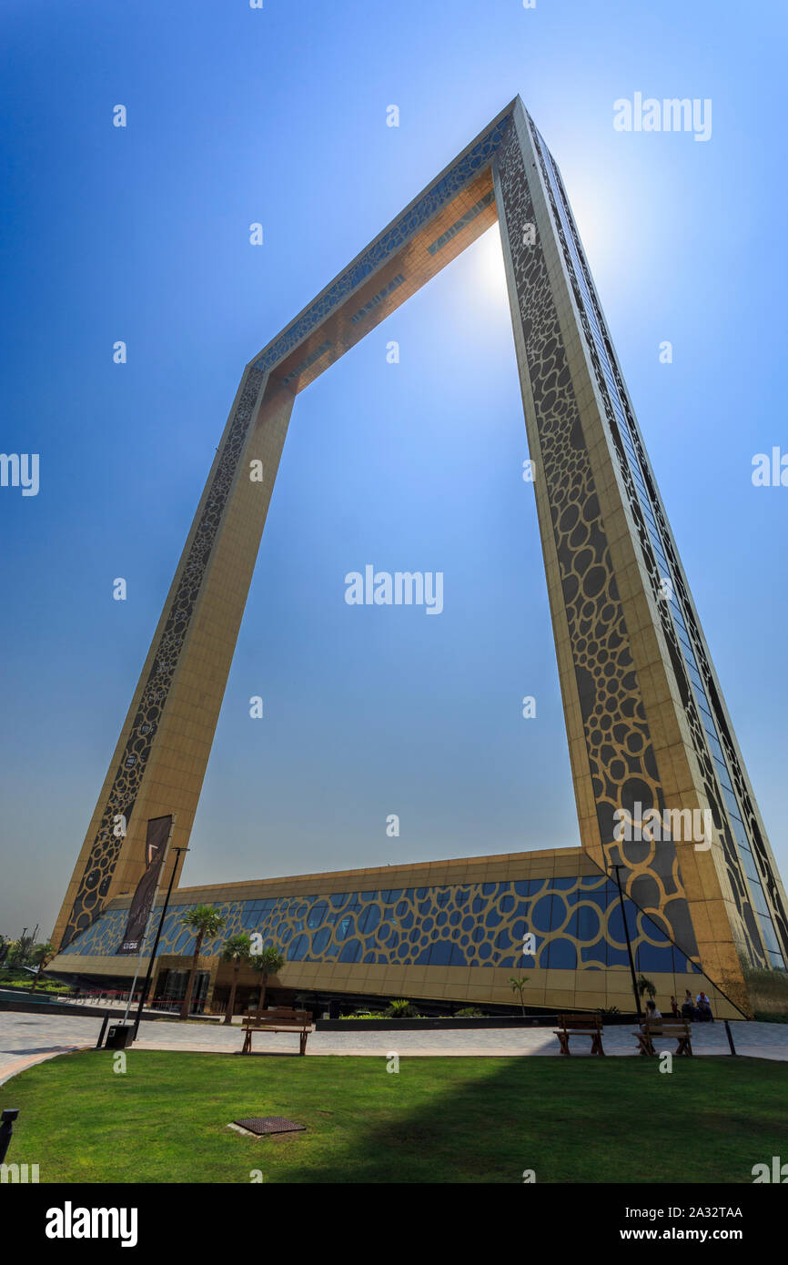 Il telaio di Dubai, il frame più grande del mondo, si trova ad una altezza di 150 m (492 ft) e viene creato al di fuori del vetro, acciaio, alluminio e rinforzata conc Foto Stock