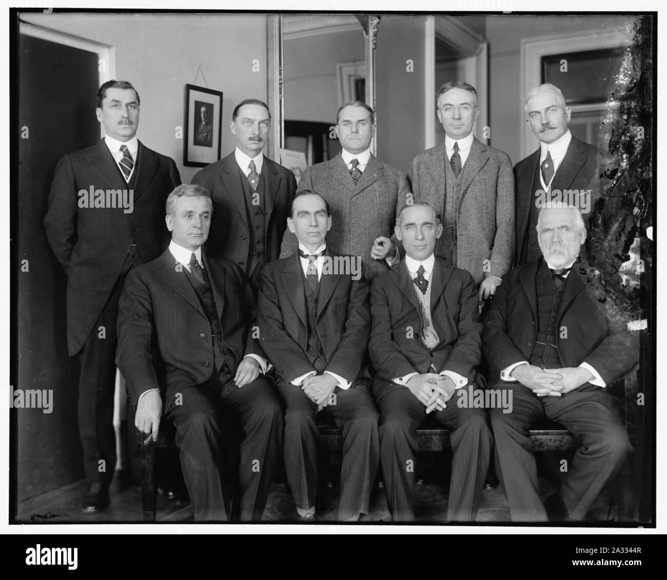 Profitti in eccesso Advisory Board, 1. fila, L a R- On. C. Hull, Daniel C. Roper, T.S. Adams; Seconda riga- E.T. Meredith, Wallace D. Simmimns, Stuart W. Crammer, J.E. Sterrett, S.R. Beetra Foto Stock