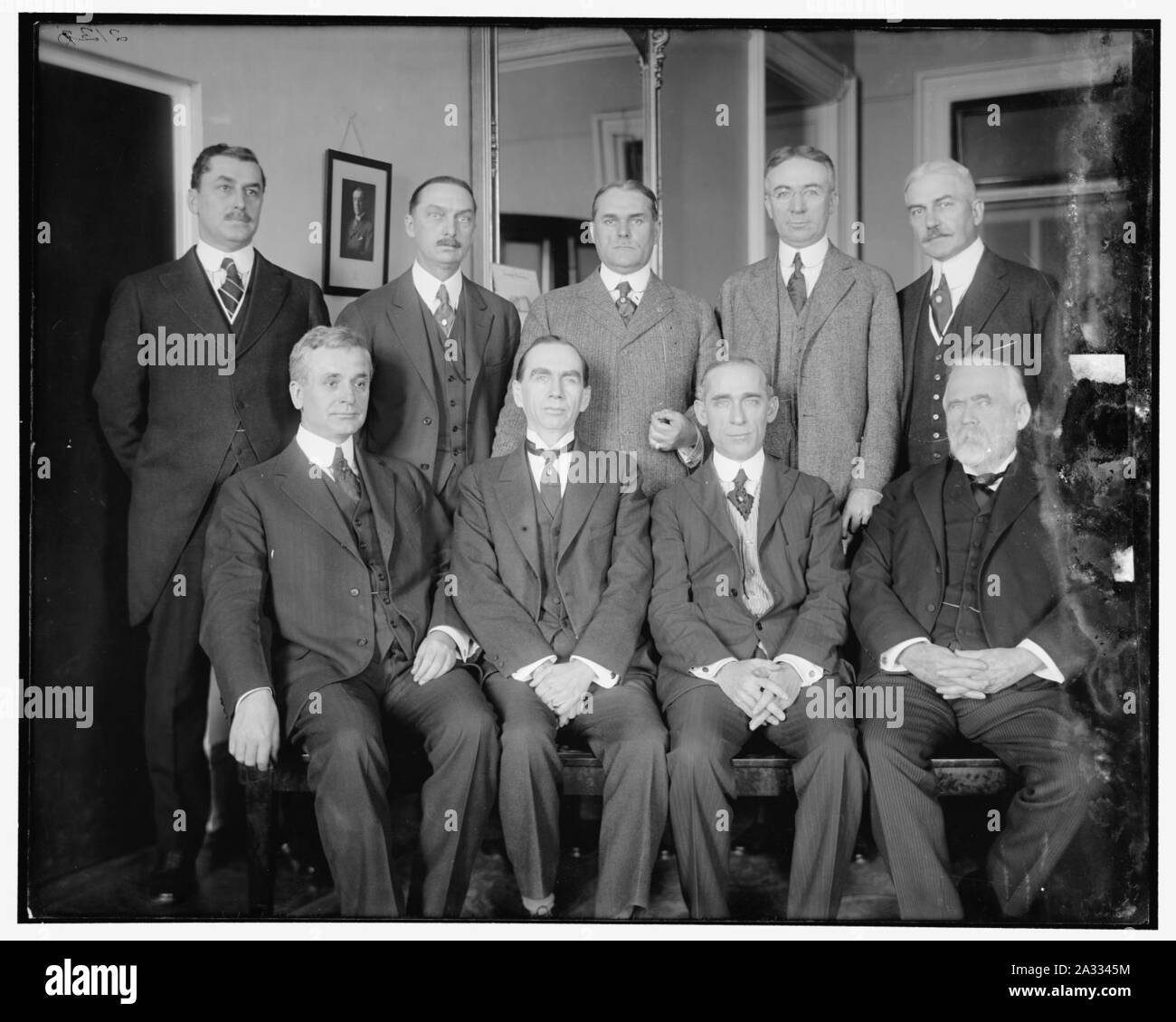 Profitti in eccesso Advisory Board, 1. fila, L a R- On. C. Hull, Daniel C. Roper, T.S. Adams; Seconda riga- E.T. Meredith, Wallace D. Simmimns, Stuart W. Crammer, J.E. Sterrett, S.R. Beetra Foto Stock