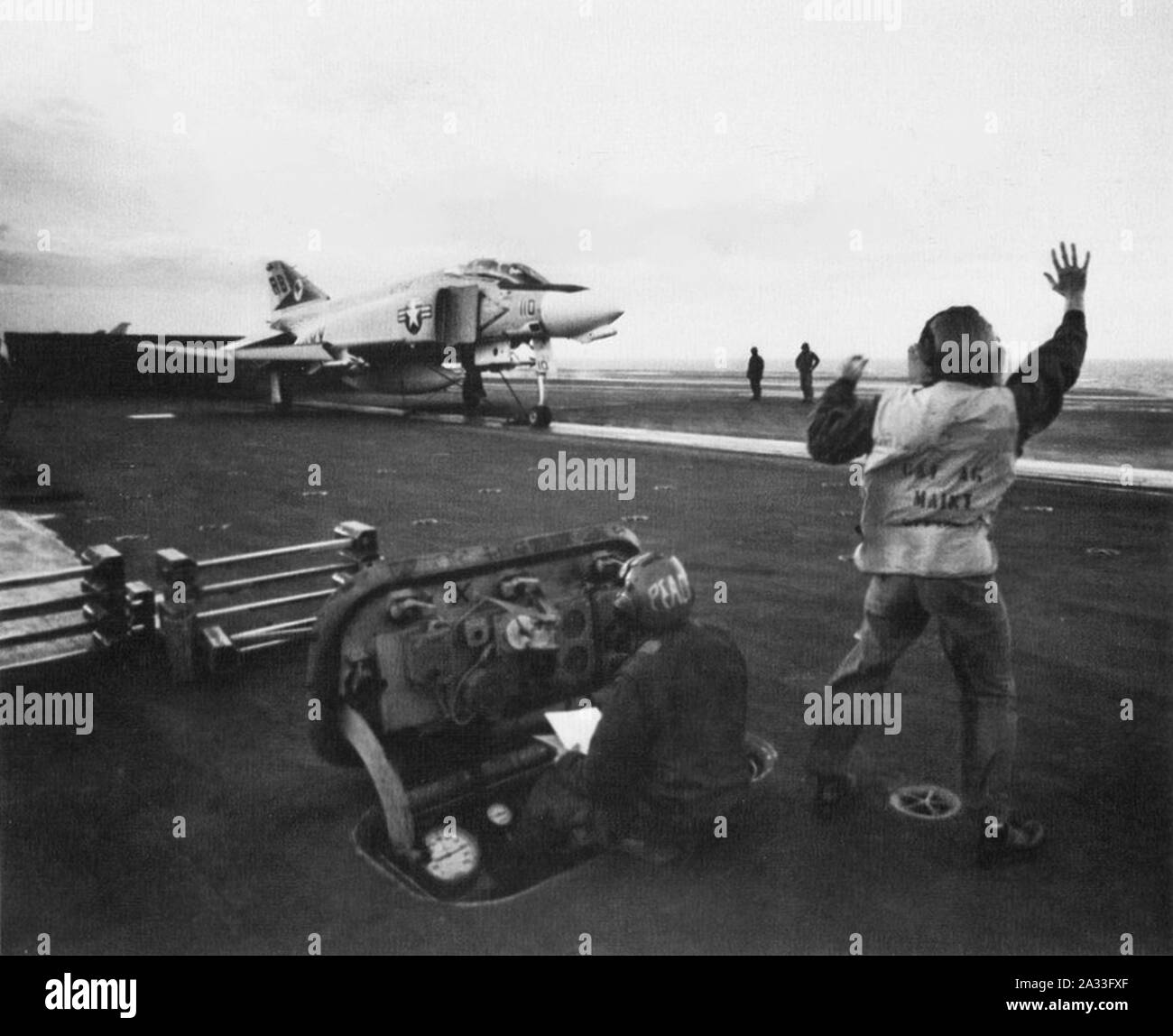 F-4B VF-14 lanciando dal USS JF Kennedy (CVA-67) c1970. Foto Stock