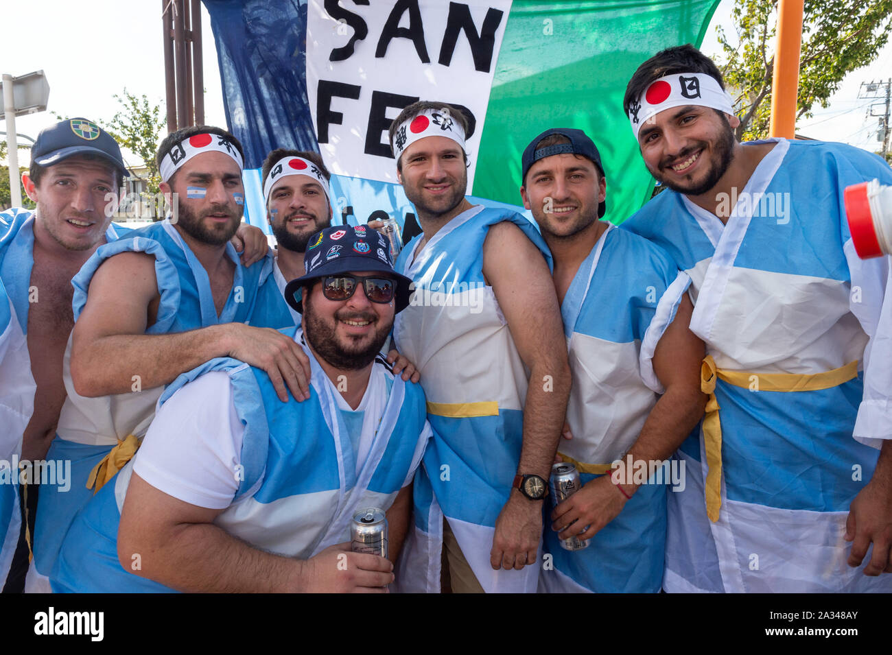 Tokyo, Giappone. 05 ott 2019. Coppa del Mondo di Rugby Giappone 2019 Inghilterra vs Argentina presso il Tokyo Stadium. Tifosi si riuniscono in anticipo del match. Credito: HKPhotoNews/Alamy Live News Foto Stock