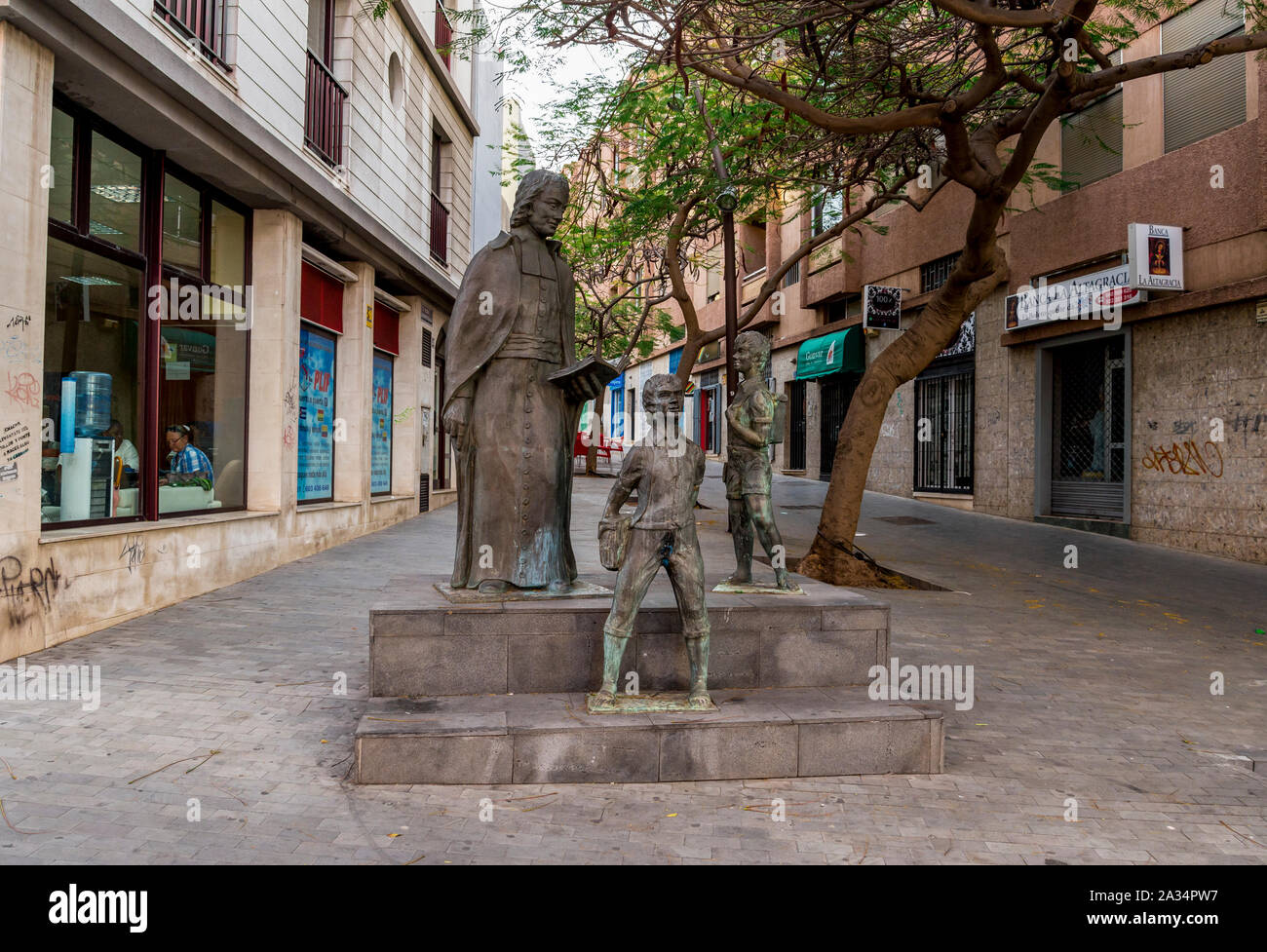 Un gruppo scultoreo in San Juan Bautista de La Salle square a Santa Cruz de Tenerife, Isole Canarie, Spagna Foto Stock