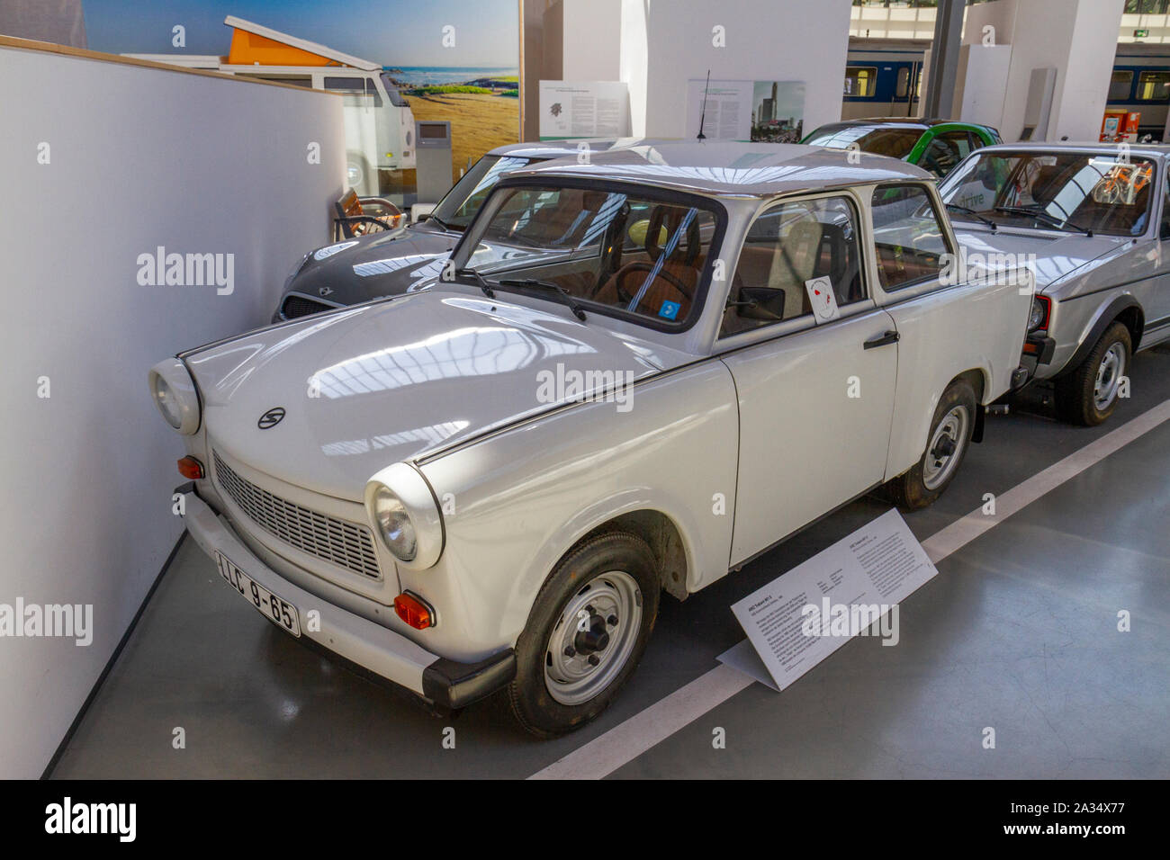 Un AWZ Trabant 601 S Nel Deutsches Museum Verkehrszentrum, (Tedesco Museo dei Trasporti), Monaco di Baviera, Germania. Foto Stock