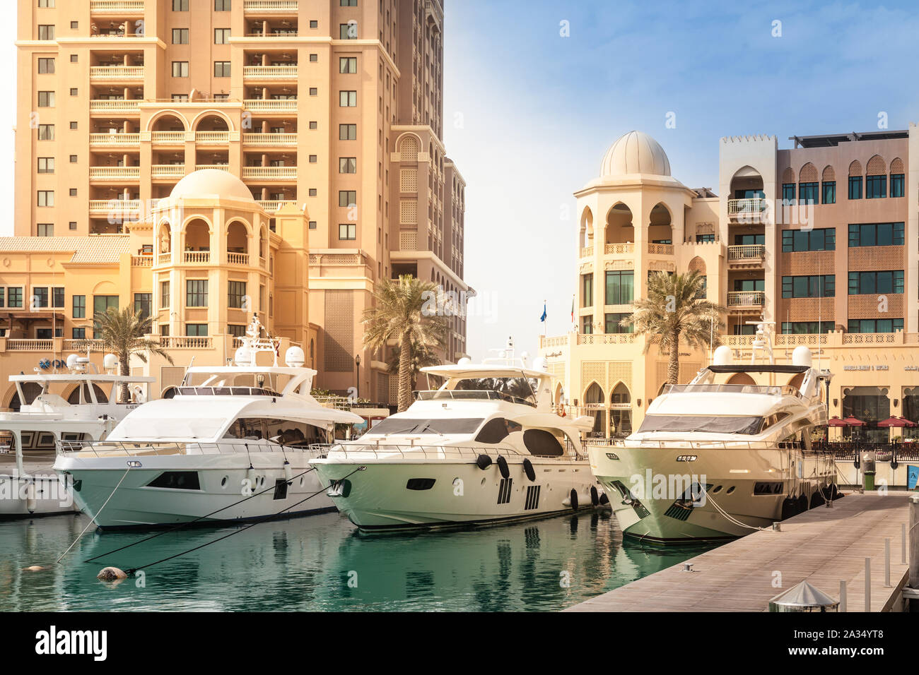 Yacht della marina di La Perla, Doha, Qatar Foto Stock