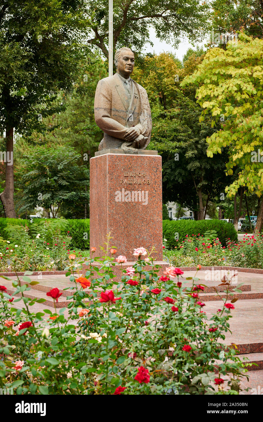 Monumento Sharaf Rashidov Primo Segretario del Comitato Centrale del Partito Comunista di Uzbekistan Tashkent, Uzbekistan in Asia centrale Foto Stock