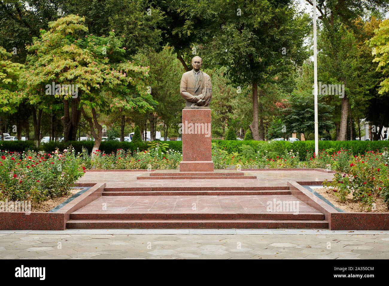 Monumento Sharaf Rashidov Primo Segretario del Comitato Centrale del Partito Comunista di Uzbekistan Tashkent, Uzbekistan in Asia centrale Foto Stock
