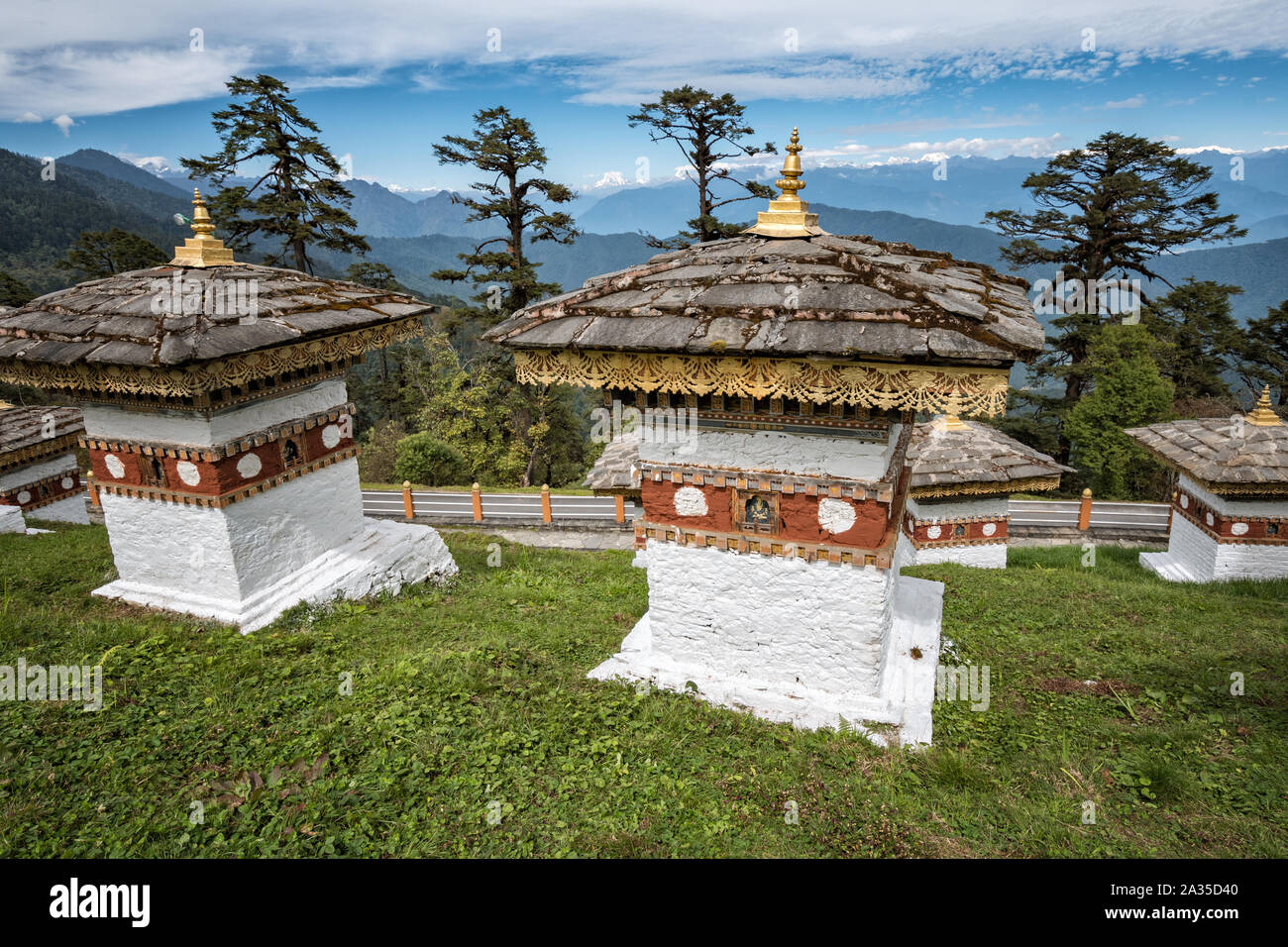 Panorama dal Chortens del Dochula Pass, Bhutan Foto Stock