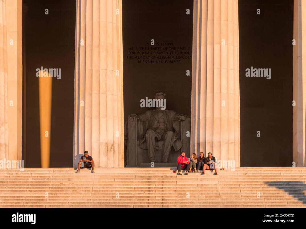 La prima luce sui gradini del Lincoln Memorial, National Mall di Washington DC, Stati Uniti d'America Foto Stock