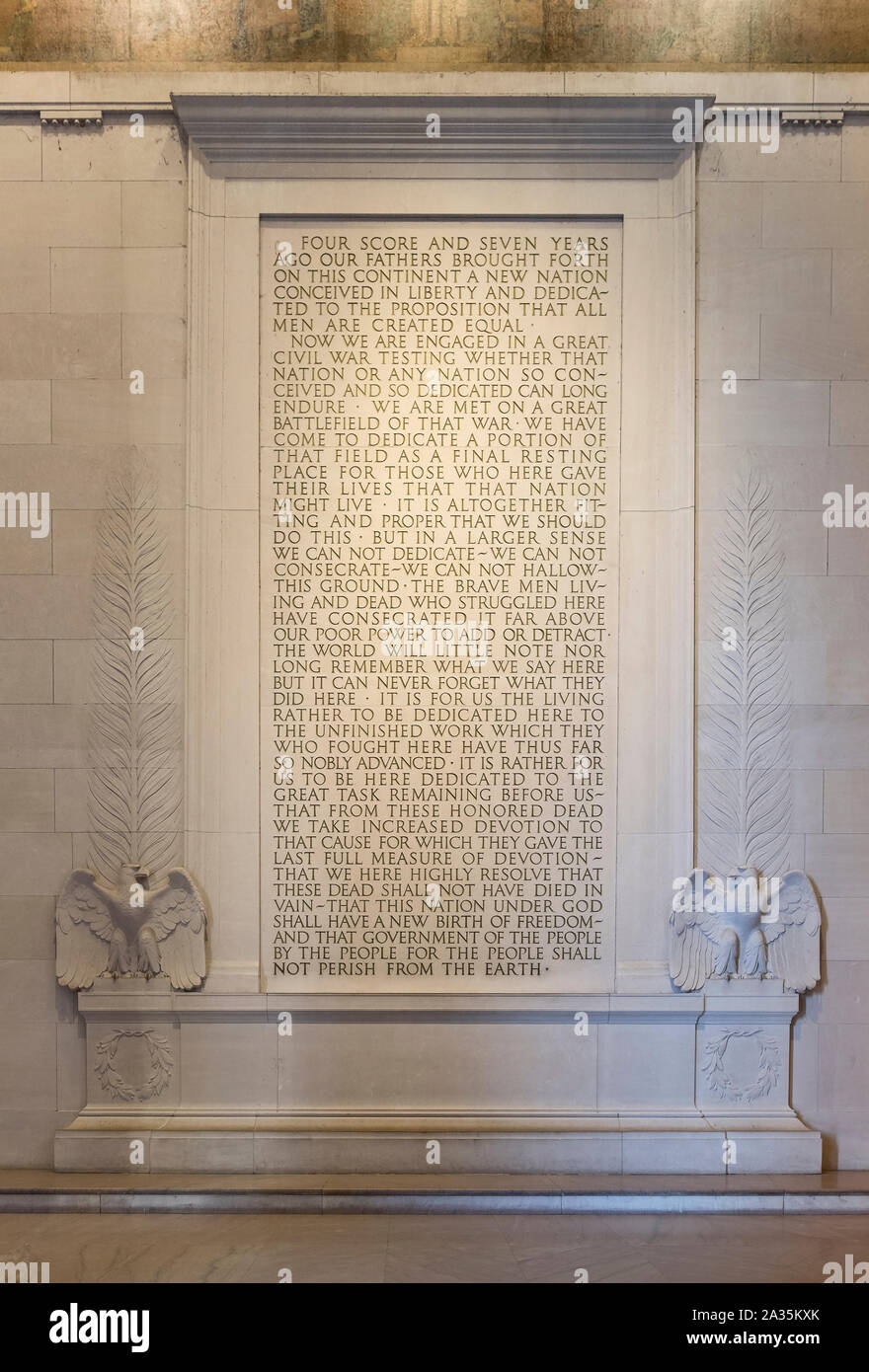 Iscrizione con l'indirizzo di Gettysburg di Abraham Lincoln, all'interno del Lincoln Memorial, National Mall di Washington DC, Stati Uniti d'America Foto Stock