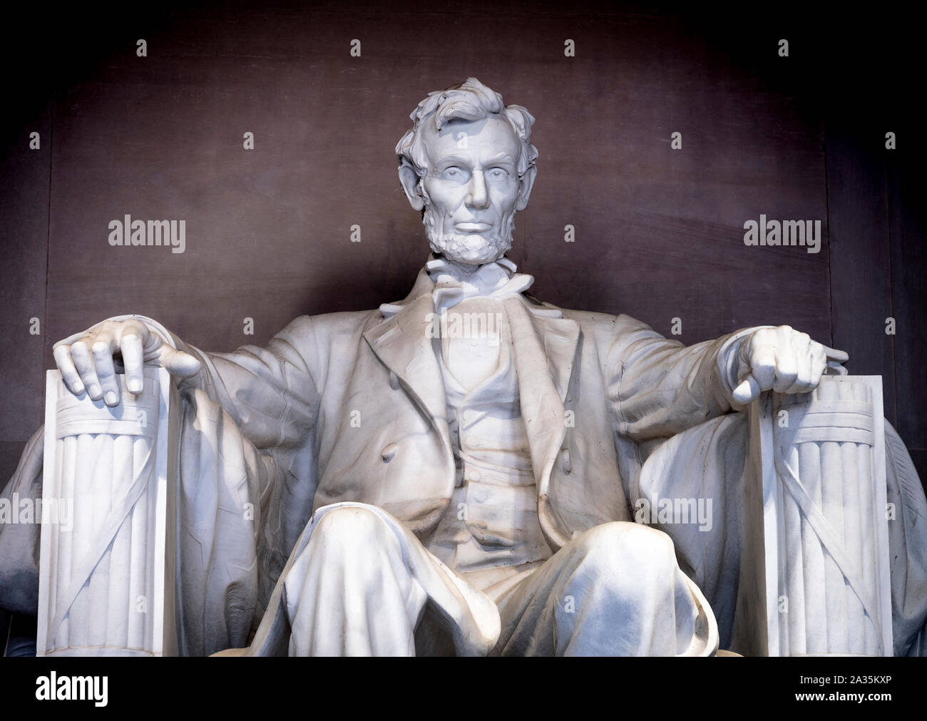 Statua di Abraham Lincoln, all'interno del Lincoln Memorial, National Mall di Washington DC, Stati Uniti d'America Foto Stock