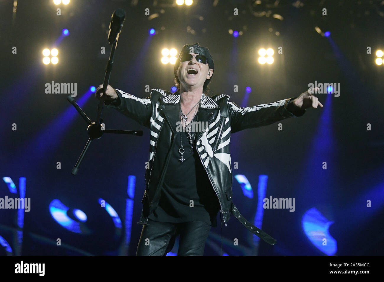 Rio de Janeiro, Brasile, 4 ottobre 2019. Il cantante Klaus Meine della rock band Scorpions durante uno spettacolo al Rock in Rio a Rio de Janeiro. Foto Stock