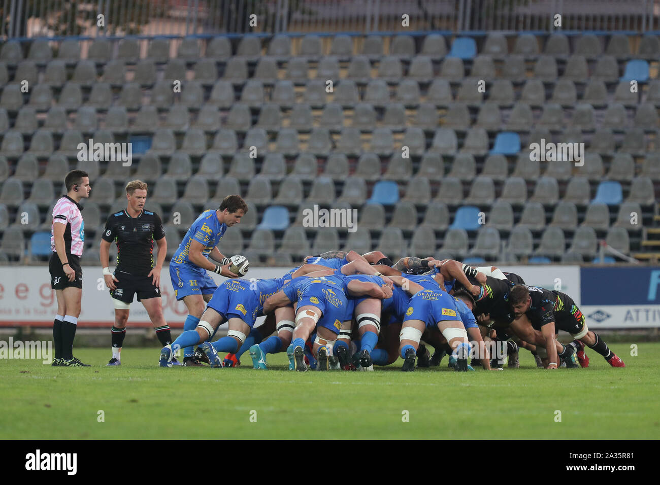 Parma, Italia. 05 ott 2019. rhodri williams introdurre la palla in mischia durante Zebre Rugby Vs Dragons - Rugby Guinness Pro 14 - Credit: LPS/Massimiliano Carnabuci/Alamy Live News Foto Stock