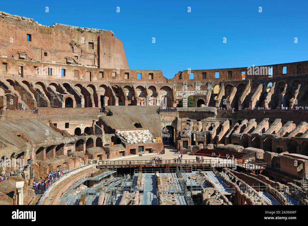 Il Colosseo anfiteatro romano, Roma, Italia Foto Stock