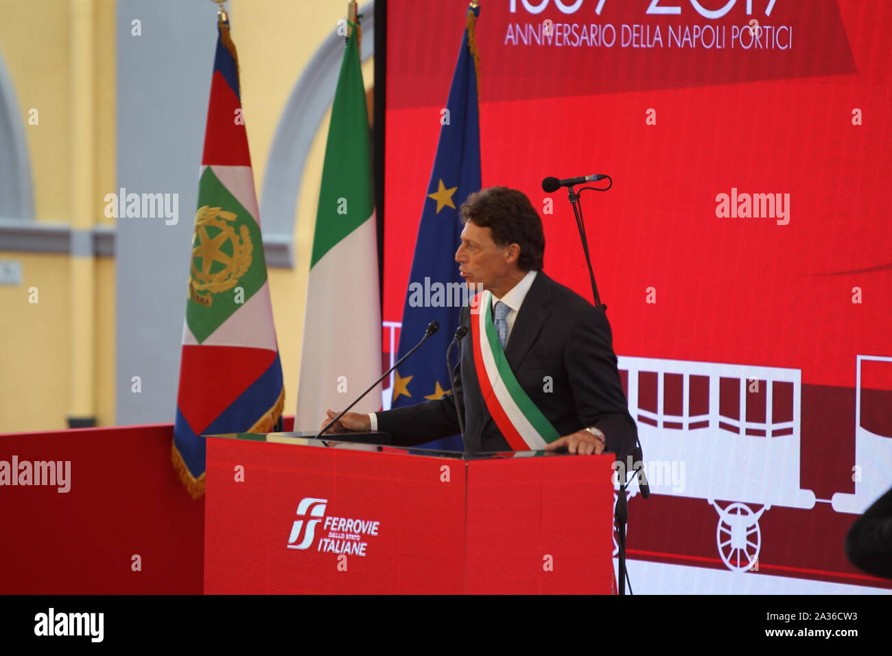 Napoli, Italia. 05 ott 2019. Celebrazioni centottantesimo anniversario della Napoli - Portici linea ferroviaria.Nella foto Vincenzo CUOMO, sindaco di portici (foto di Salvatore Esposito/Pacific Stampa) Credito: Pacific Press Agency/Alamy Live News Foto Stock