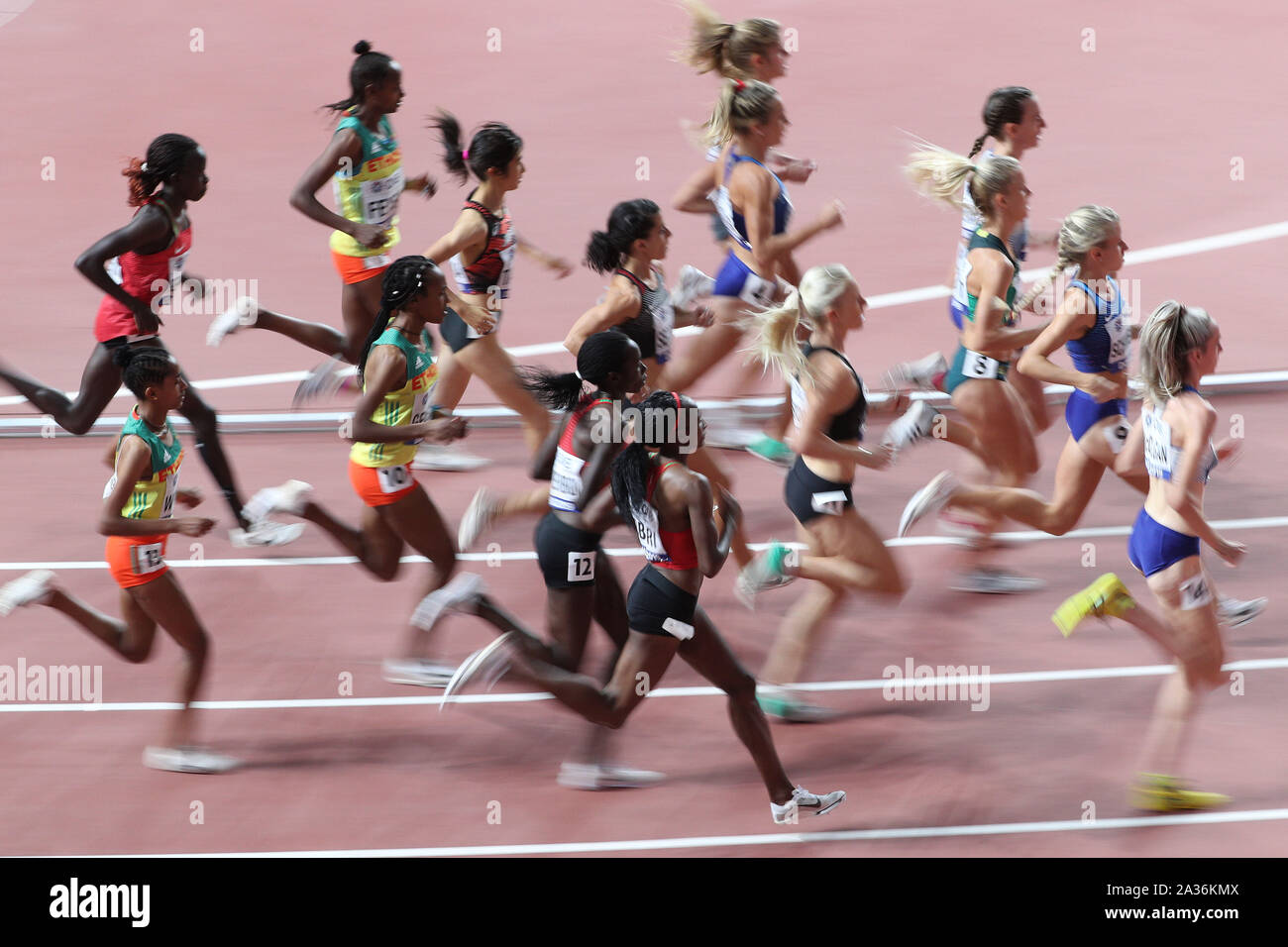 Doha in Qatar. 5 Ottobre, 2019. Gli atleti competere durante la donna 5000m finale al 2019 IAAF mondiale di atletica a Doha, in Qatar, il 5 ottobre 2019. Credito: Li Ming/Xinhua/Alamy Live News Foto Stock