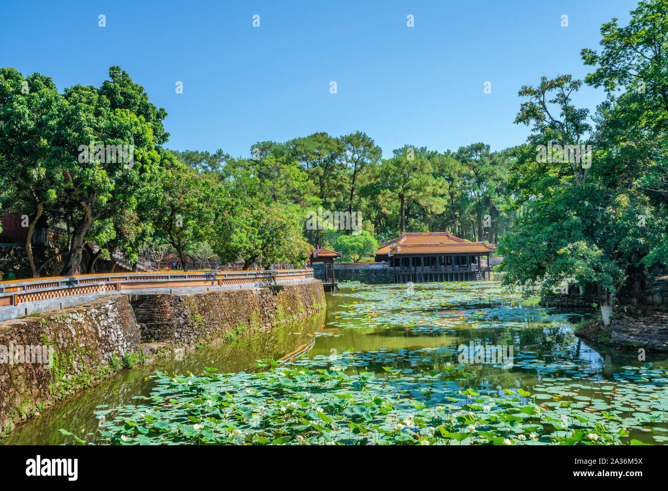 Luu Khiem lago in Vietnam antica Tu Duc tomba reale vicino a tonalità, Vietnam. Un sito Patrimonio Mondiale dell'Unesco. Foto Stock