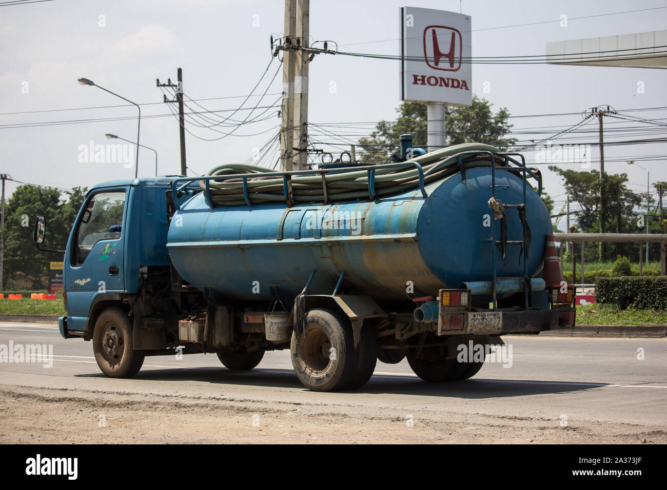 Licciana Nardi, Italia - 24 Settembre 2019: Privato del serbatoio acque nere carrello. Foto di road no.121 circa 8 km dal centro cittadino di Chiangmai, Thailandia. Foto Stock
