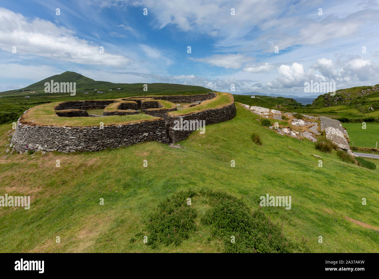 Pietra Leacanabuile Fort. Questo nono secolo fort o Cashel era il cascinale protetto di un ricco proprietario terriero. Situato nei pressi di Cahersiveen nella Repubblica Foto Stock
