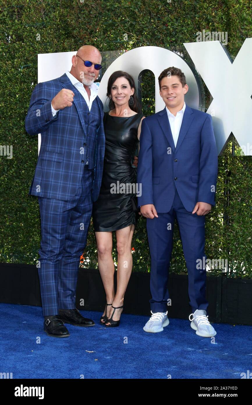 Bill Goldberg, Famiglia presso gli arrivi per WWE ventesimo anniversario di SmackDown Premiere, STAPLES Center di Los Angeles, CA Ottobre 4, 2019. Foto di: Priscilla concedere/Everett Collection Foto Stock