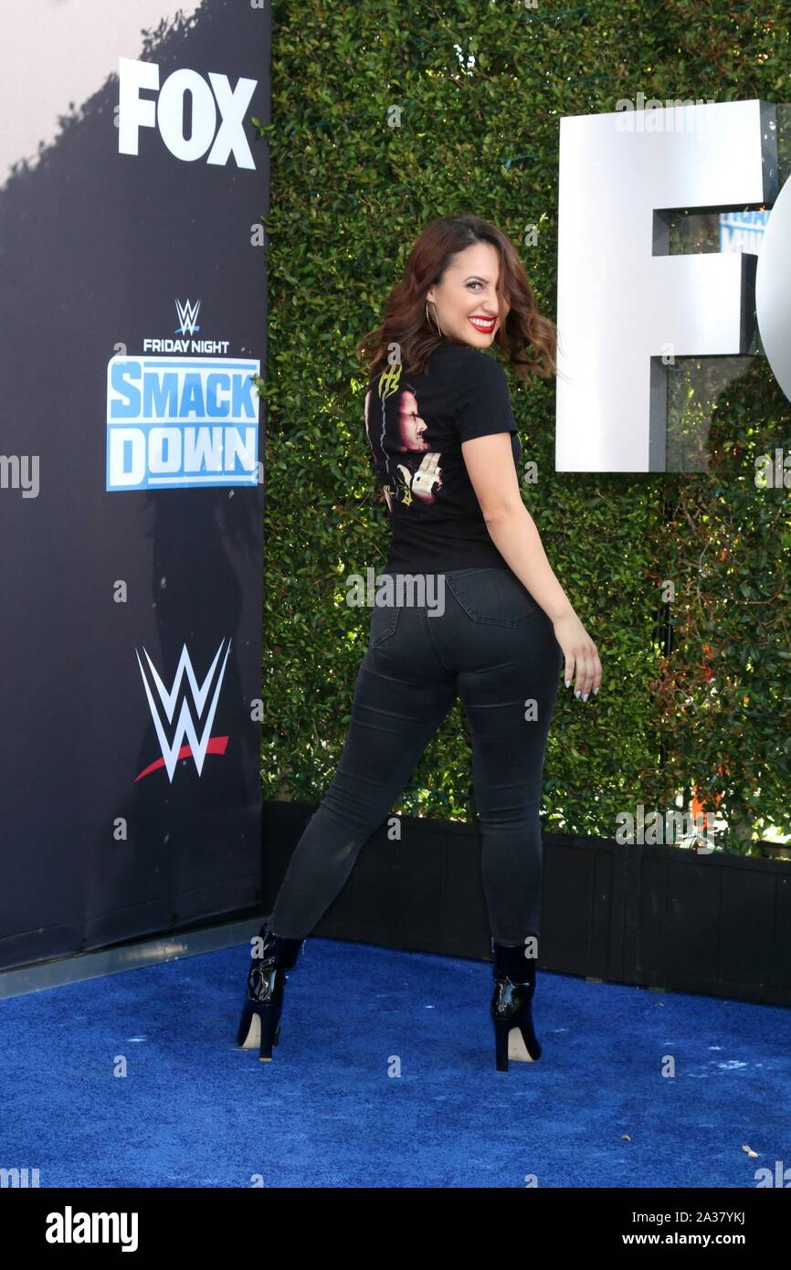 Los Angeles, CA. 4 Ott 2019. Francia Raisa presso gli arrivi per WWE ventesimo anniversario di SmackDown Premiere, STAPLES Center di Los Angeles, CA Ottobre 4, 2019. Credito: Priscilla concedere/Everett raccolta/Alamy Live News Foto Stock