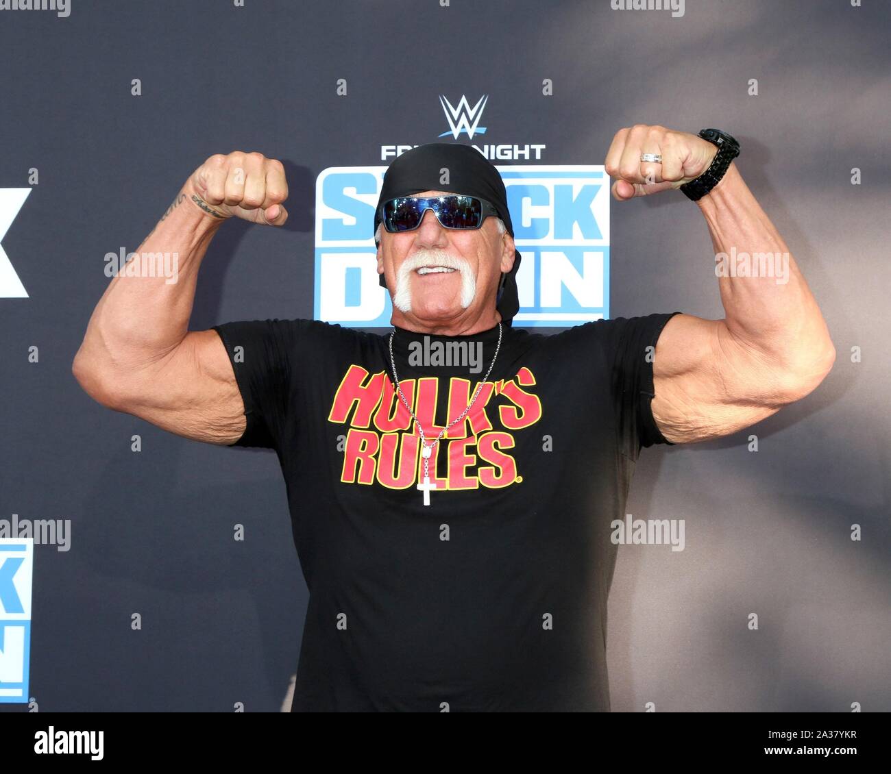 Los Angeles, CA. 4 Ott 2019. Hulk Hogan presso gli arrivi per WWE ventesimo anniversario di SmackDown Premiere, STAPLES Center di Los Angeles, CA Ottobre 4, 2019. Credito: Priscilla concedere/Everett raccolta/Alamy Live News Foto Stock