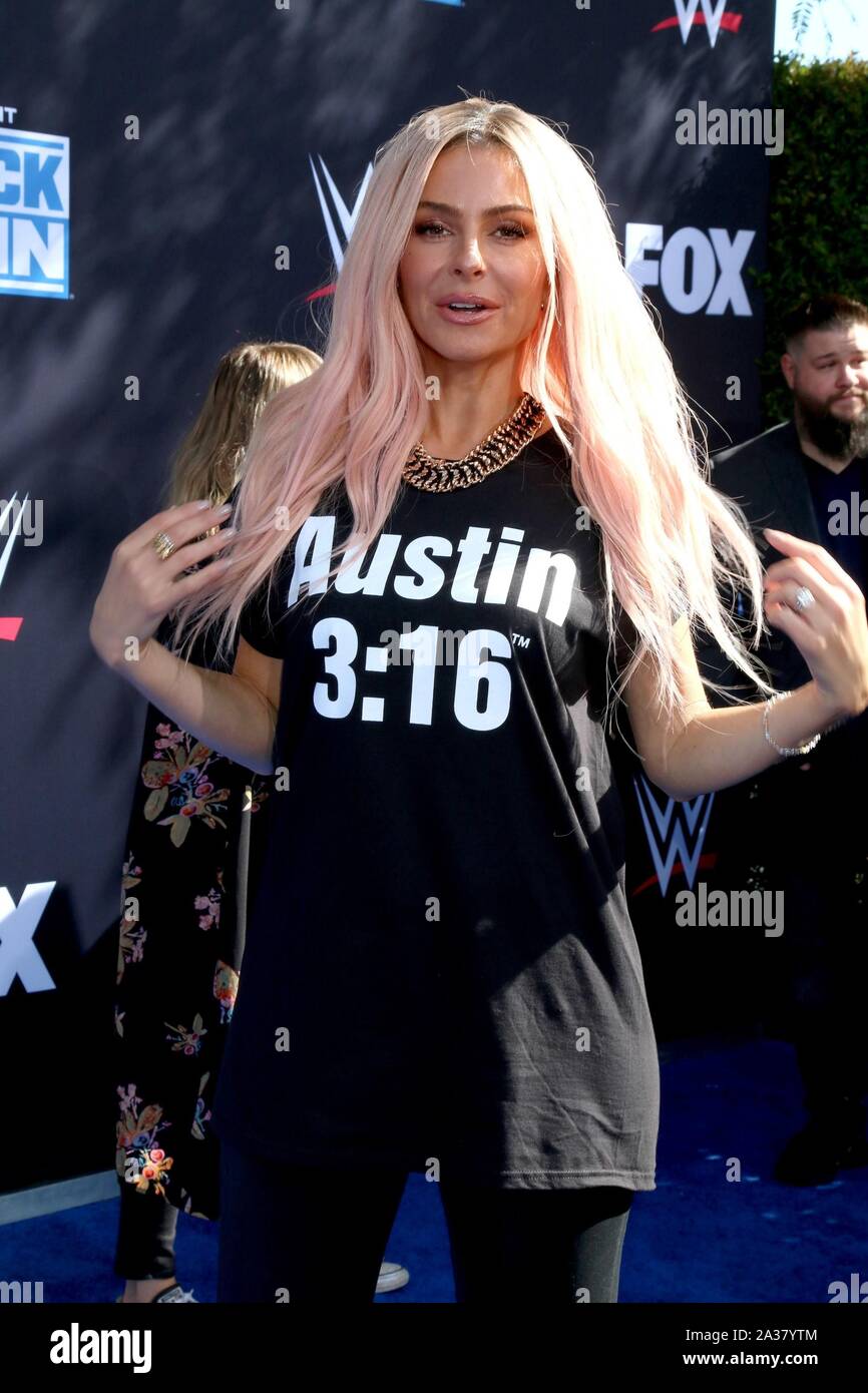 Maria Menounos presso gli arrivi per WWE ventesimo anniversario di SmackDown Premiere, STAPLES Center di Los Angeles, CA Ottobre 4, 2019. Foto di: Priscilla concedere/Everett Collection Foto Stock