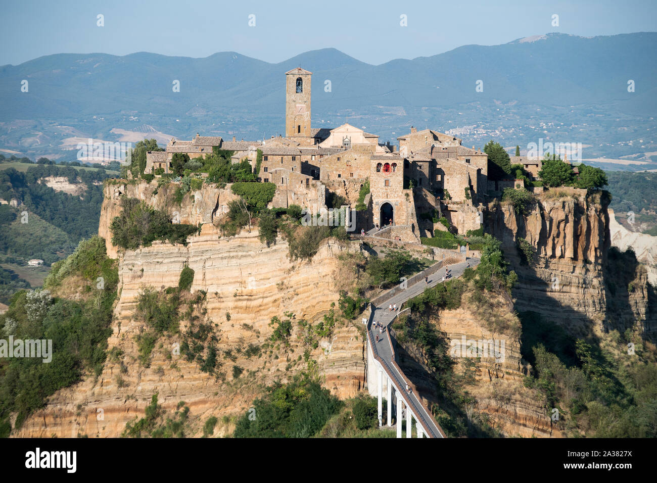 Panorama di Civita di Bagnoregio, Lazio, Italia. 20 agosto 2019, chiamato La citta che muore (la città che muore) © Wojciech Strozyk / Alamy Stock Photo Foto Stock