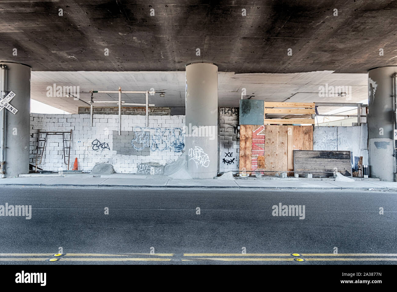 SEATTLE, Stati Uniti - Giugno 30, 2019: la blanda di pareti esterne sotto la superstrada del Marginal Way Skatepark nascondere uno dei premier fai-da-yoursel Foto Stock