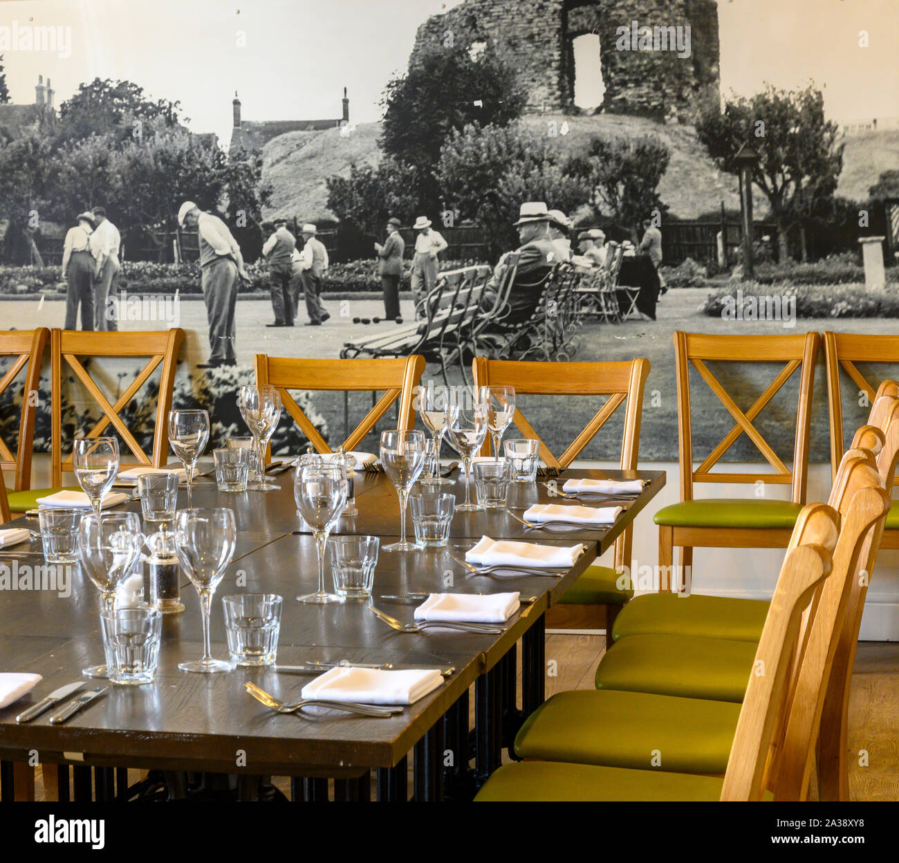 Contemporanea sala da pranzo in un hotel tradizionale, Dorset, England, Regno Unito Foto Stock