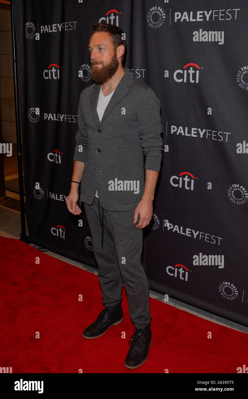 NEW YORK, NY - OTTOBRE 05: Attore Ross Marquand assiste The Walking Dead - PaleyFest New York 2019 presso il Paley Centre for Media su 05 Ottobre 2019 Foto Stock